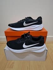 Image of Nike Revolution 7 Black White Men's UK SIZE 9.5 EU 44.5