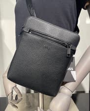 Image of HUGO BOSS Morval_S All Leather Zip Env_O Bag 50517985 Black
