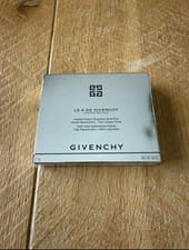Image of Le 9 De Givenchy Limited Edition Le 9:10 Matte/Metallic Eyeshadow Palette 8g New