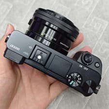 Image of Sony Alpha a6100 24.2MP Mirrorless SLR Digital Camera W/16-50mm Lens White/Black