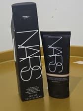 Image of NARS Pure Radiant Tinted Moisturiser SPF30 Medium 1.2 sydney 💯 authentic BN
