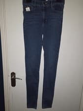 Image of Levi’s 720 High Rise Super Skinny Jeans Size 29 - Blue Denim - NWOT