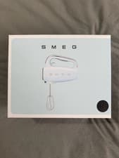 Image of SMEG HMF01PBUK RETRO 50'S STYLE HAND MIXER IN BLACK
