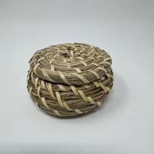 Image of Small Woven Seagrass Basket With Lid Trinket Dish Handmade 2.5 X 3.5"