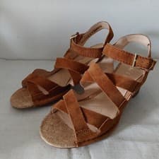 Image of CLARKS SPICED AVA WOMENS TAN SUEDE HEELED CASUAL SANDALS UK SIZE 5.5