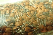 Image of CERAMIC PLATE 56pF 50V Radial Ceramic Disc Capacitor x100 Bag Philippines