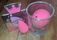 Image of Beautyblender w/cleanser +Free Defender