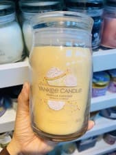 Image of Yankee Candle Vanilla Cupcake Scented Candle Signature Jar 567g