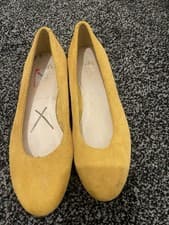 Image of Clarks Somerset Size 4D Compass Zone Suede Leather Shoes.