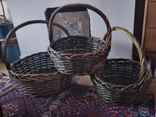 Image of 2x Wicker hamper / gift / log basket - 1 large, 1 medium, long handle, 45-55 cm