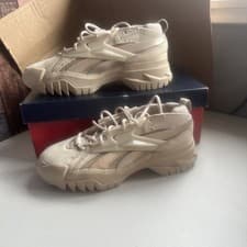 Image of Reebok HIIT TR3 Trainers Beige Uk6 New Boxed