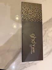 Image of ghd V Gold Professional Styler, a hair straightening tool designed for salon