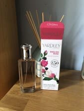 Image of Yardley English Rose Eau De Toilette 50ml BNIB