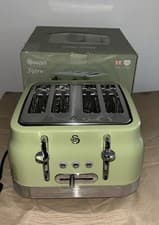 Image of SMALL DENT Swan Retro Revive Green 4Slice Toaster Retro Design Chrome ST19029GRN