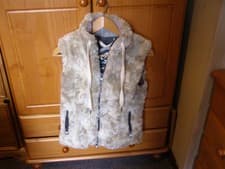 Image of womens superdry eskimo gilet size xs cream faux fur condition 10/10 