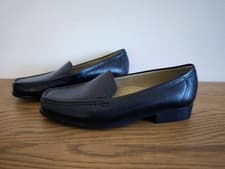 Image of New with tags! Womens Hush Puppies Black Leather Loafers Size 7