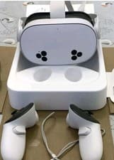 Image of Meta Quest 3S All-In-One Mixed Reality Headset and Controller 256GB White