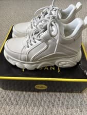 Image of New In Box Women’s Buffalo Corin Platform Sneakers White Size 6