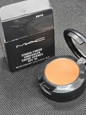 Image of MAC Studio Finish Concealer SPF35 Full Size (Shade NW45) BNIB 💯 Authenti
