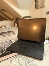 Image of Apple iPad Pro 13-inch 2024 M4 Magic Keyboard and Pencil Pro 256GB