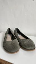 Image of New Clarks Suede Khaki Ballerinas Size 5 Leather