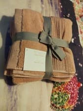 Image of Ted Baker London Hand Towel 50cm X 90cm 100% Cotton Pink Gift Set