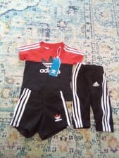 Image of Adidas Unisex UK 0 3 Months E 62  Set Top Bottoms Shorts Black Scarlet Bnwt 
