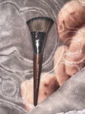 Image of makeup forever 109 foundation brush