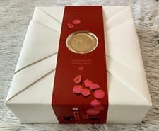 Image of RITUALS The Rituals Of Ayurveda Sweet Almond & Indian Rose Medium Gift Set