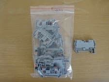 Image of 15 x Phoenix Contact PT 4 4mm terminal blocks
