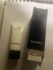Image of Chanel.  Le Lift.  Serum   5 Ml.   Unused With Box