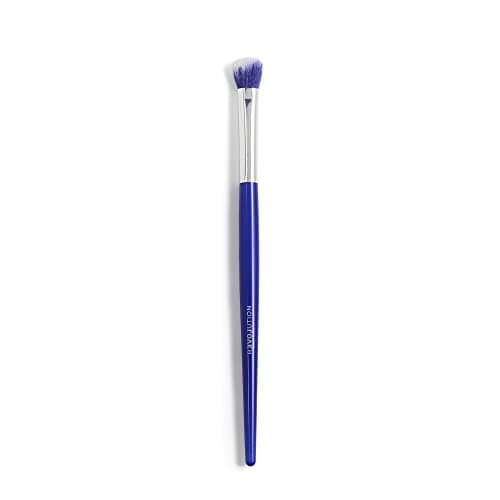 Image of Makeup Revolution Brush Queen Fluffy Blending Brush, Multi