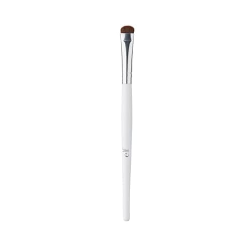 Image of e.l.f. Smudge Brush, Short Curved Brush for Expertly Smoothing Colour for a Smoky Look, Perfect for Contouring & Defining Eyes, Vegan & Cruelty-Free