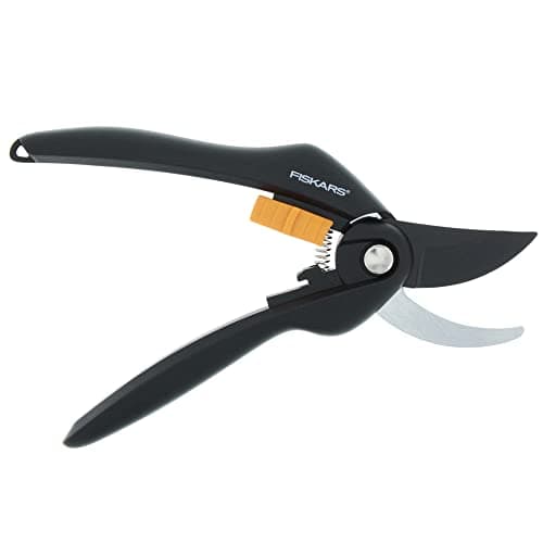 Image of Fiskars SingleStep Pruner Bypass P26, Non-stick coating steel blades, Length: 20 cm, Cutting diameter: 2.2 cm, Black/Orange, SingleStep, 1000567
