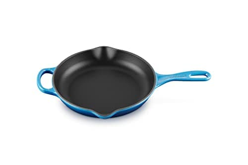 Image of LE CREUSET Signature Enamelled Cast Iron Skillet Frying Pan with Helper Handle and Two Pouring Lips, for All Hob Types and Ovens, 23 cm, Azure, 20182232200422