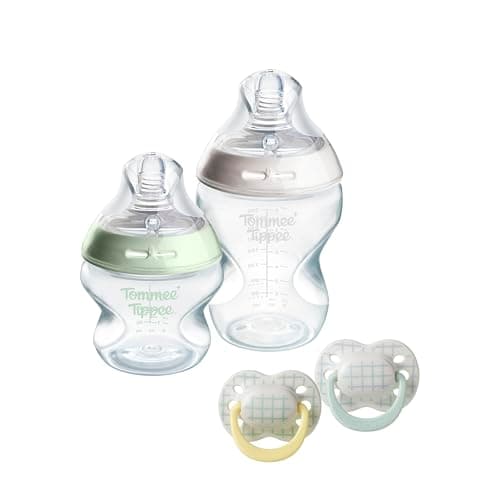 Image of Tommee Tippee Natural Start Newborn Gift Set, 150ml and 260ml Anti-Colic Baby Bottles with Extra-Slow and Slow Flow Teats for a Natural Latch, and 2x Ultimate Fit Soother Included