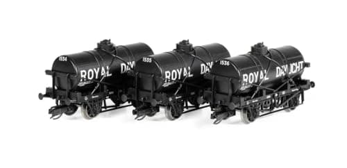 Image of Hornby TT:120 TT6046 Royal Daylight - 12T Tank Freight Wagons - Triple Pack 1534-1535-1536 Era 2 Model Trains Rolling Stock Railroad Cars