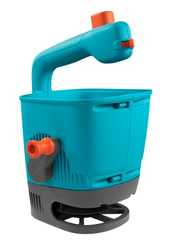 Image of Gardena Hand-Held Spreader M: Spreader for simple distribution of fertiliser, seeds, and salt with a spreading width of 1-4 m, for lawn areas of up to about 100 m² (431-20)