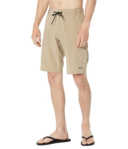 Image of Oakley Men's Standard Cruiser Cargo 21" RC Hybrid Short, Rye, 30