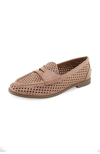 Image of Kenneth Cole Reaction Womens Zoila Perf, Macaroon Crinkle, 6 Wide