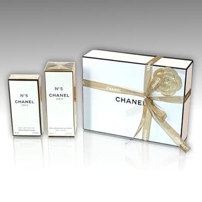 Image of CHANEL No 5 Perfume Gift Set with 35ml EDP Spray and 200ml Body Lotion