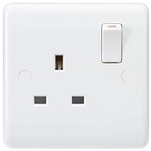 Image of Knightsbridge CU7000S Curved Edge 13 A 1 Gang SP Switched Socket, 230 V, White