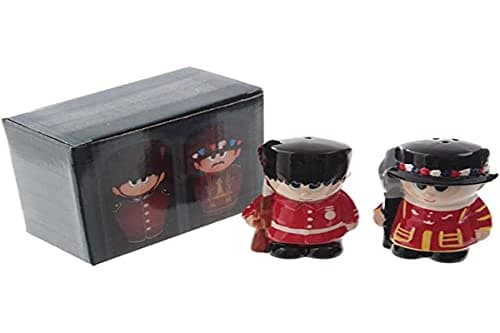 Image of Puckator London Guardsman & Beefeater Ceramic Salt & Pepper Set