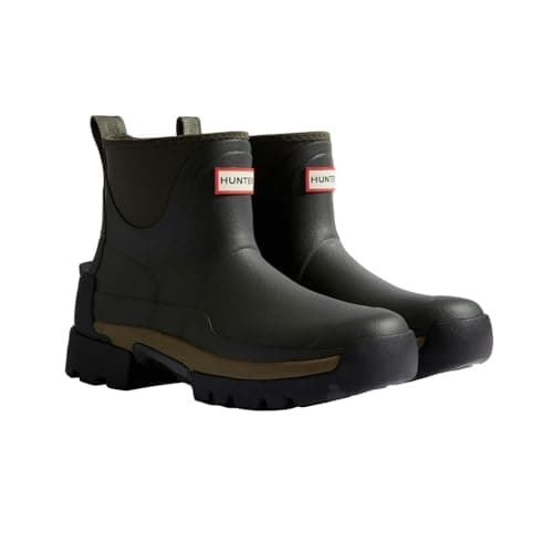 Image of Hunter Balmoral Chelsea Boot Dark Olive - Multi-directional cleats offer grip and mud-release., Water resistant neoprene upper