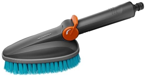 Image of Gardena Cleansystem Hand-Held Brush M hard: Scrubber with hose connection, for smaller, non-sensitive surfaces. Practical one-handed operation, with water-flow regulation (18846-20)