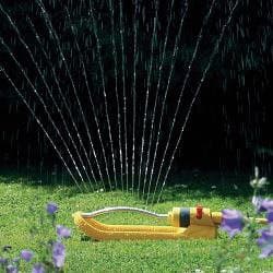 Image of Hozelock Rectangular Sprinkler Plus 17 Jet 200m2 (692714)