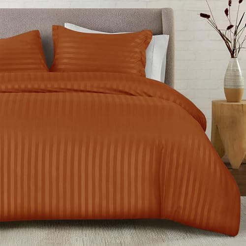 Image of QATAN Premium Hotel Quality Satin Stripe Duvet Cover Set Double with Pillowcases | Reversible Hypoallergenic Soft Quilt Bedding | Easy Care Breathable Luxury Linen (Rust, Double)