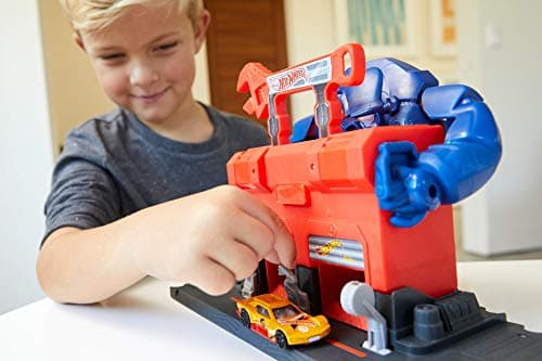 Image of Hot Wheels Gorilla Rage Garage Attack Play Set