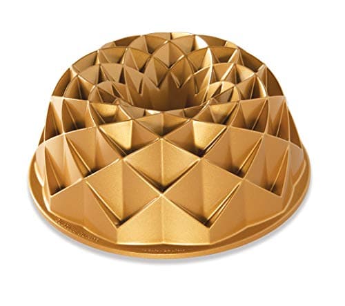 Image of Nordic Ware Jubilee Bundt Pan, Cast Aluminium Bundt Tin, Bundt Cake Tin with Geometric Pattern, Premium Cake Mould Made in The USA, Colour: Gold