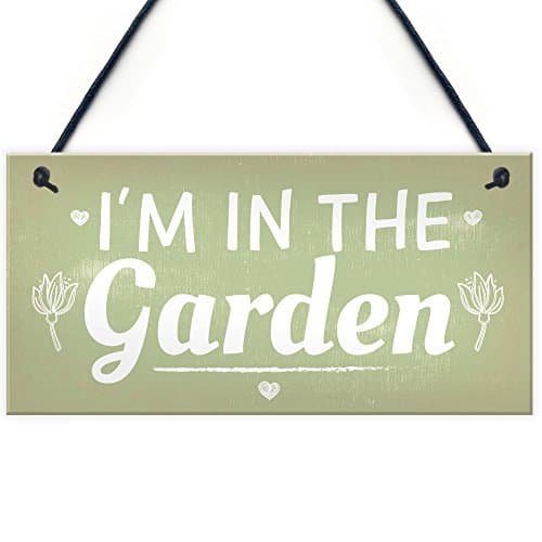 Image of Red Ocean I'm In The Garden Novelty Hanging Plaque Summer House Sign Garden Shed Friendship Gift